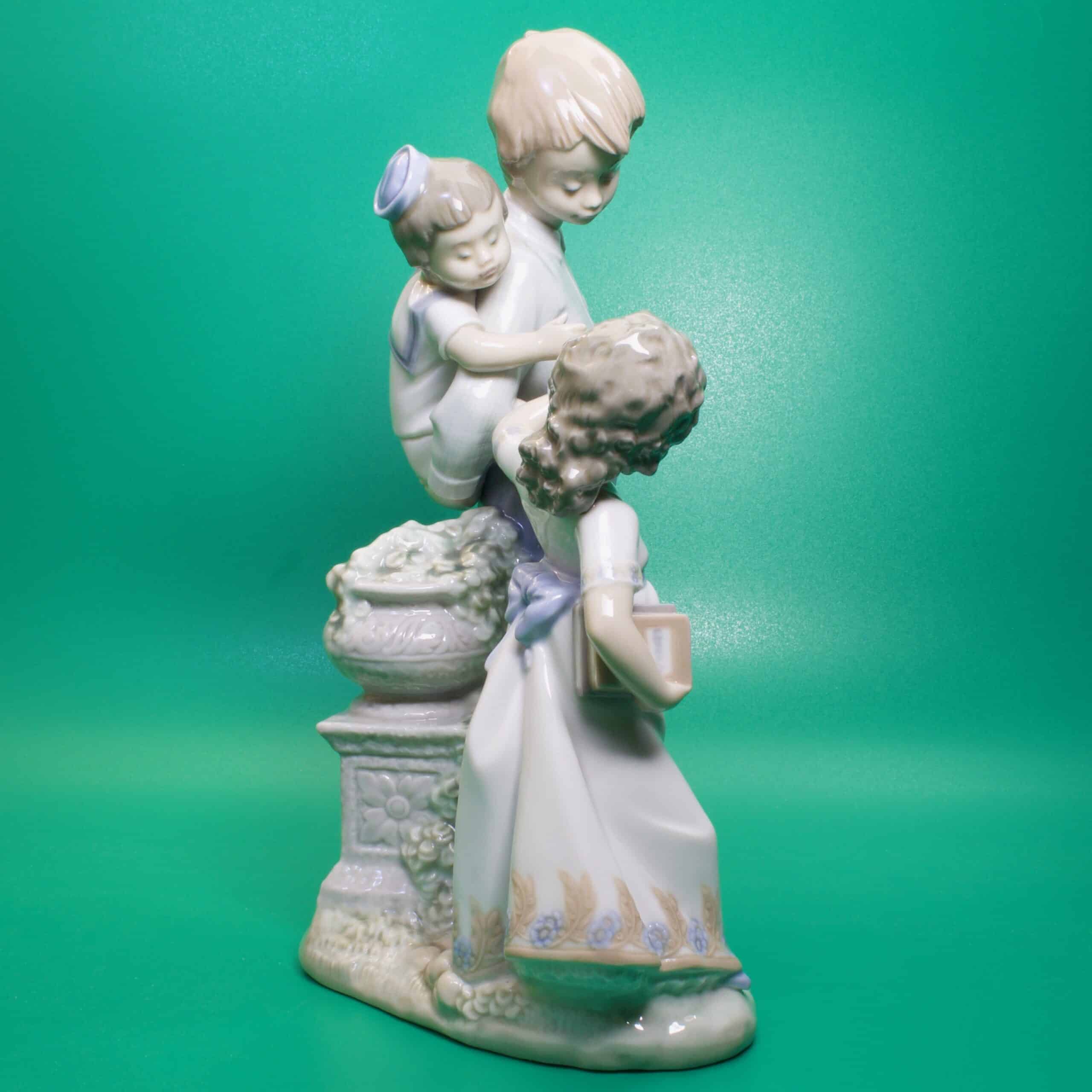Фарфоровая статуэтка По дороге в школу, LLADRO, Испания — изображение 8