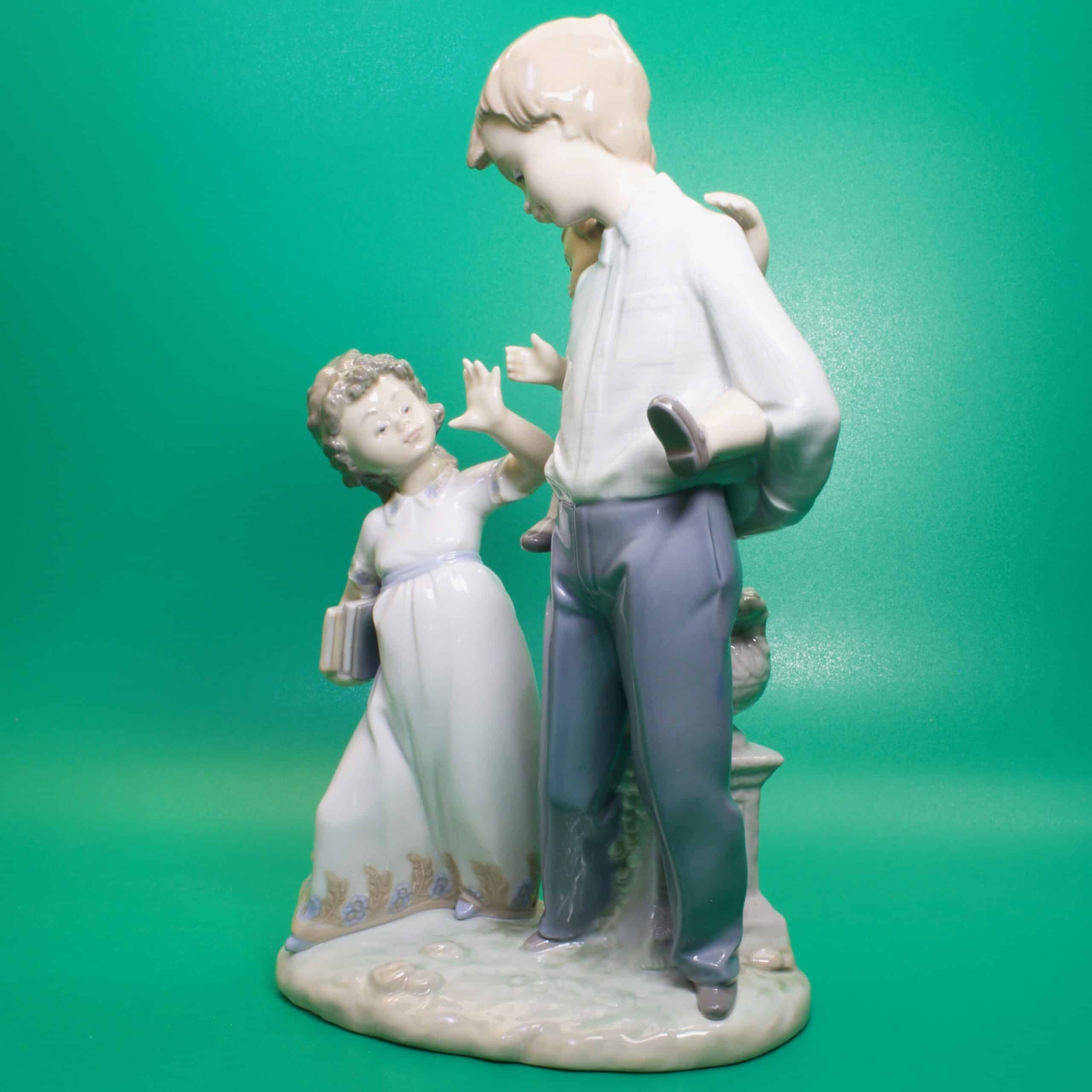 Фарфоровая статуэтка По дороге в школу, LLADRO, Испания — изображение 5