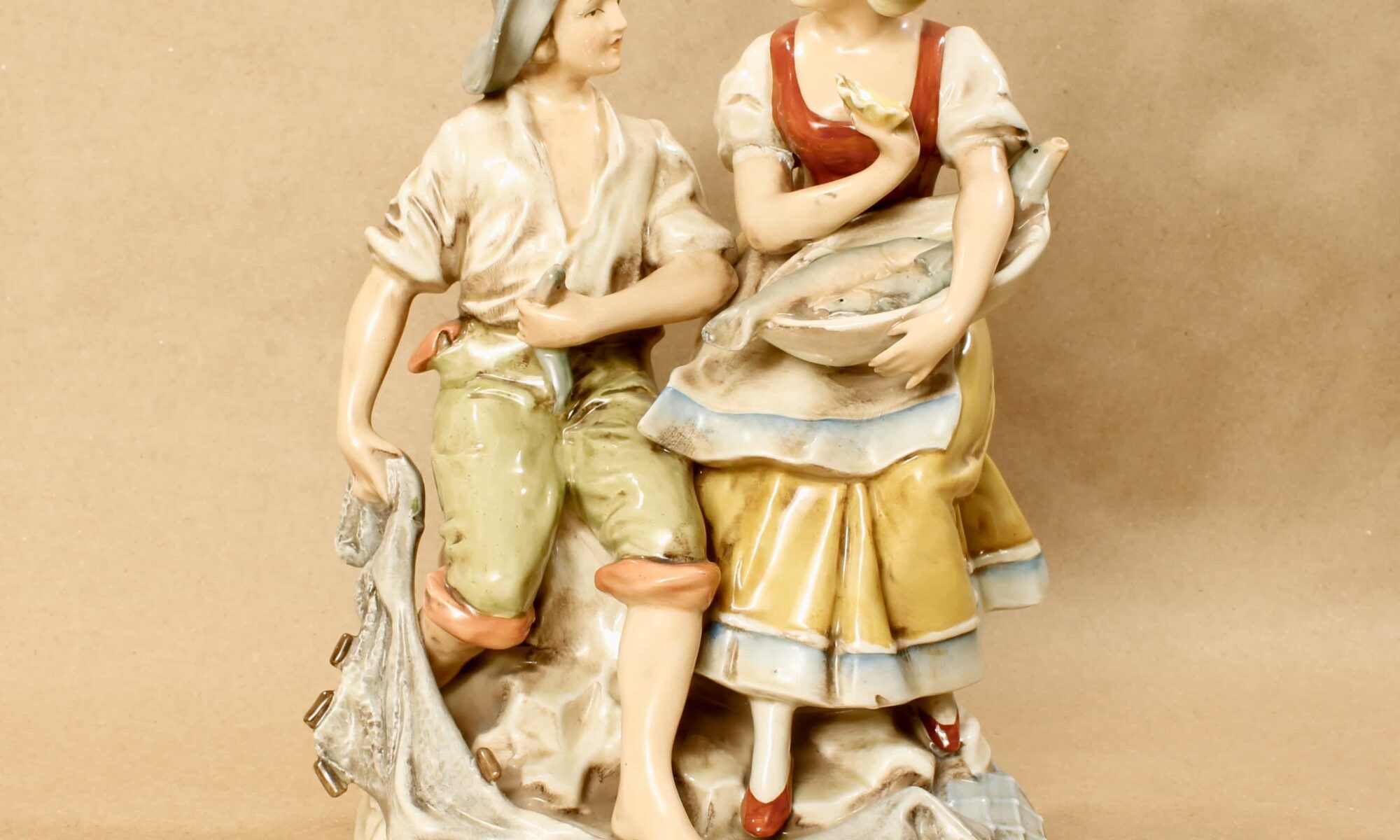 Фарфоровая статуэтка 16869