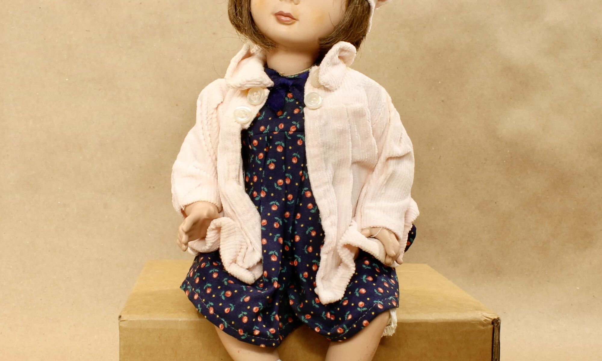 Кукла из фарфора 16870