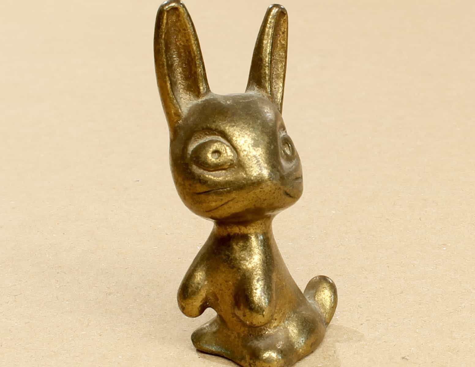 Старинная фигурка из бронзы Зайчик 16984