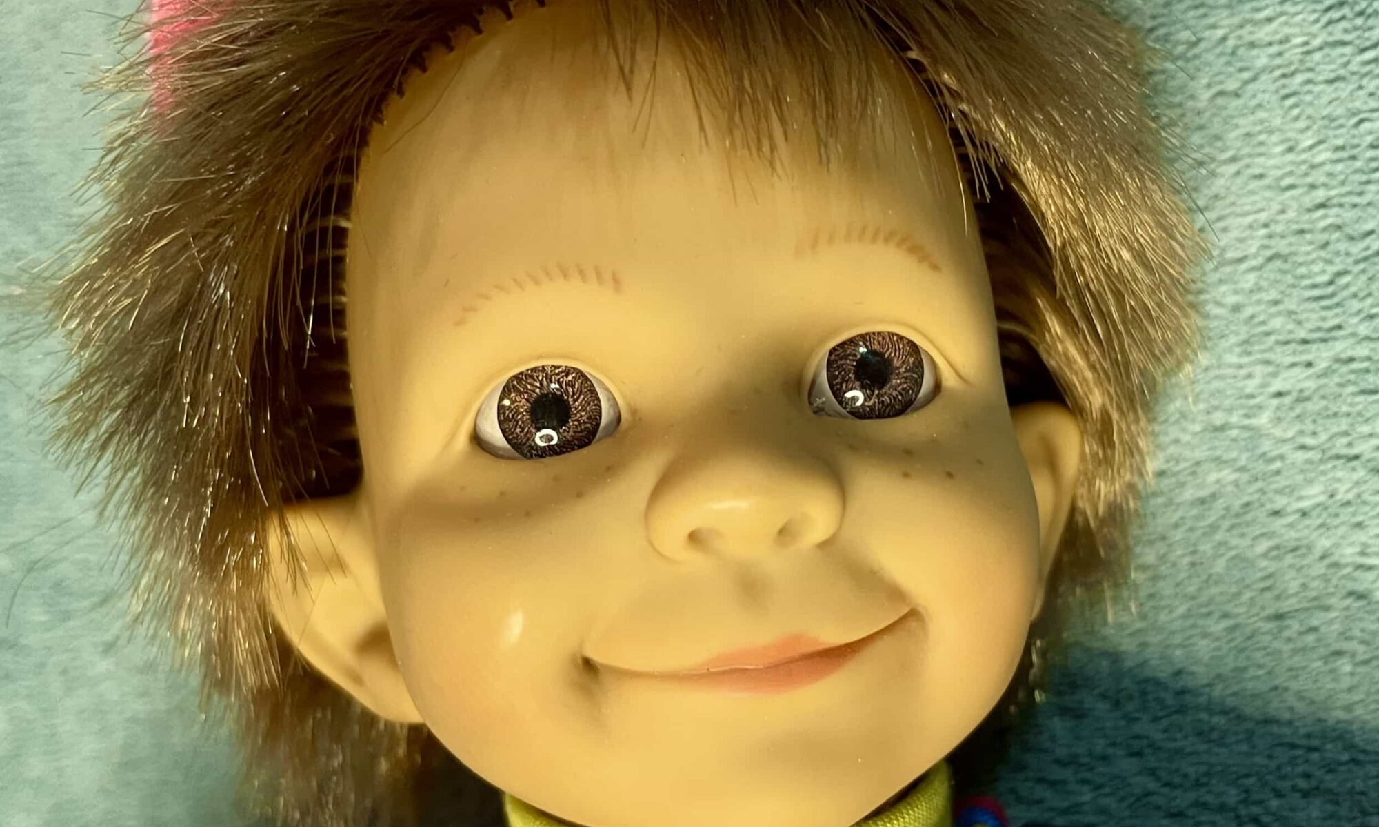 18137